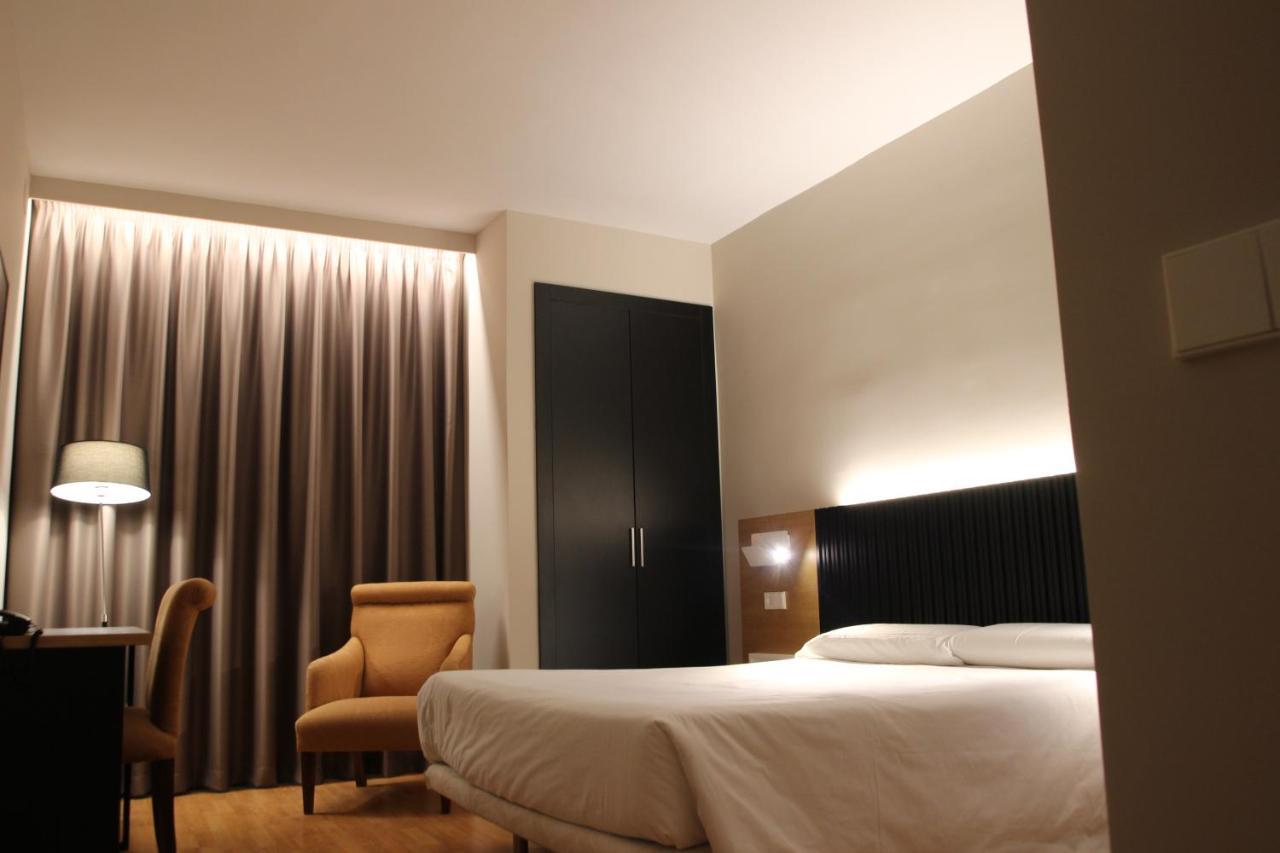 Hotel Alcantara Caceres Bagian luar foto