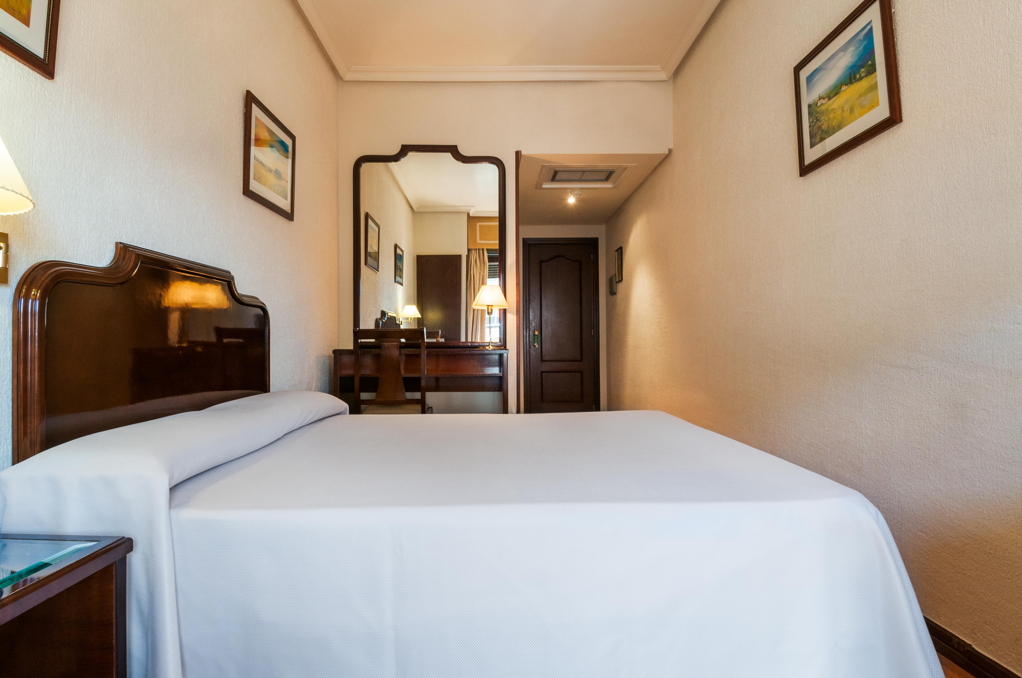 Hotel Alcantara Caceres Bagian luar foto
