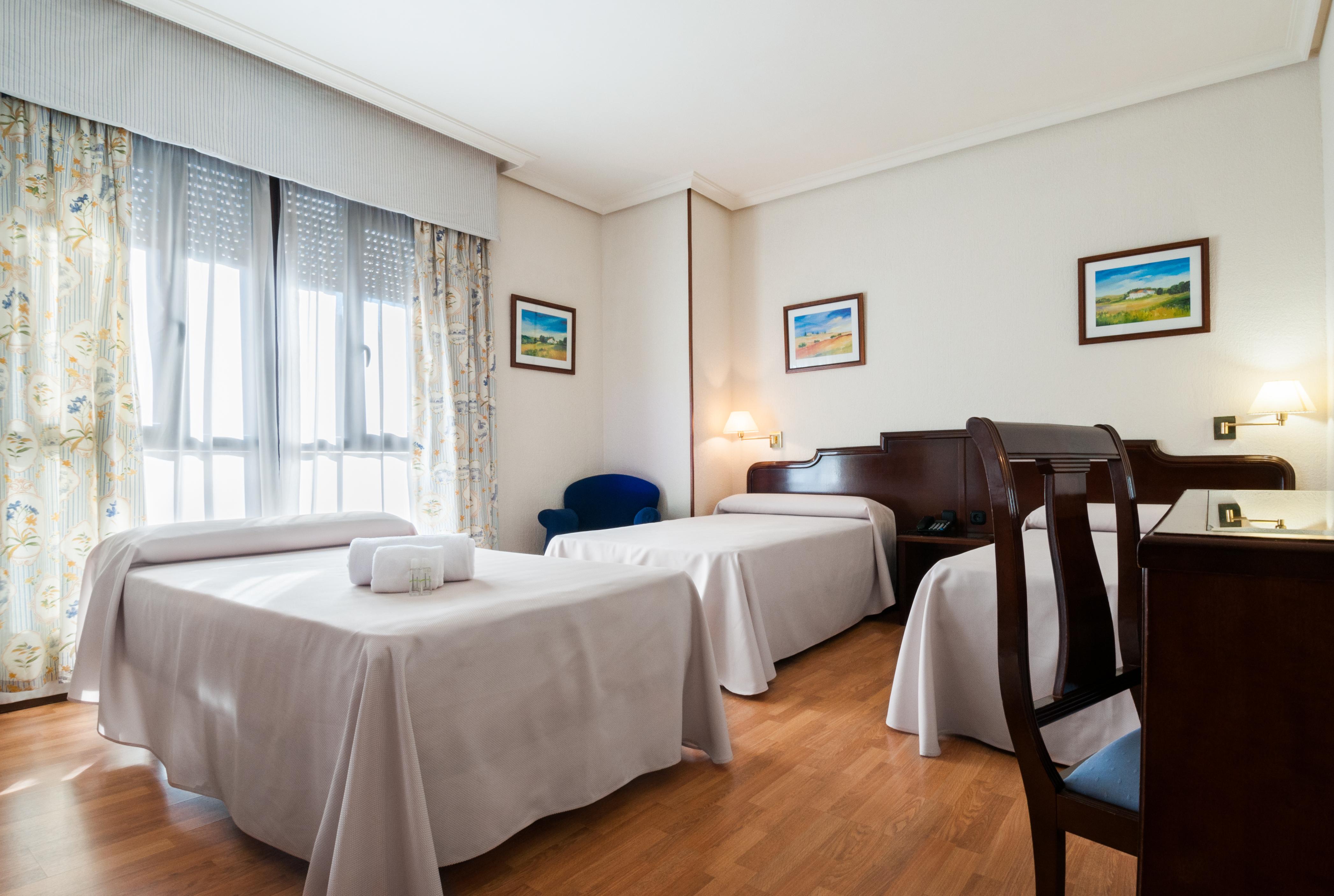 Hotel Alcantara Caceres Bagian luar foto