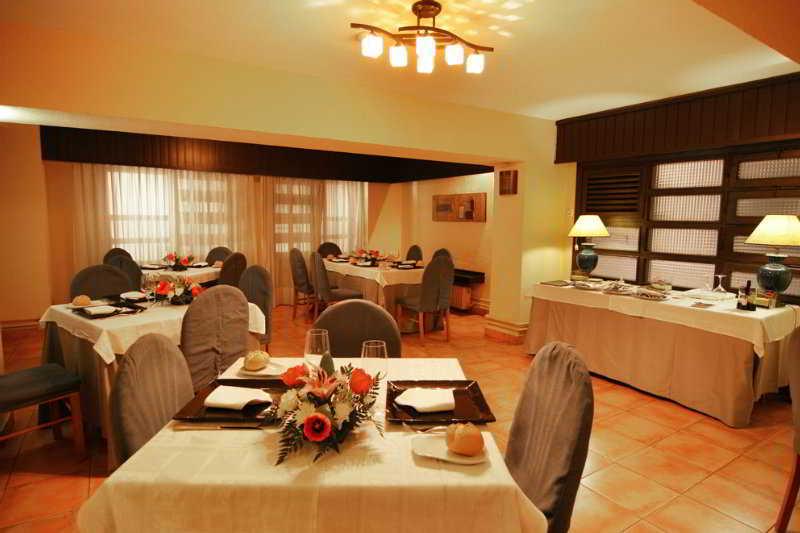 Hotel Alcantara Caceres Bagian luar foto