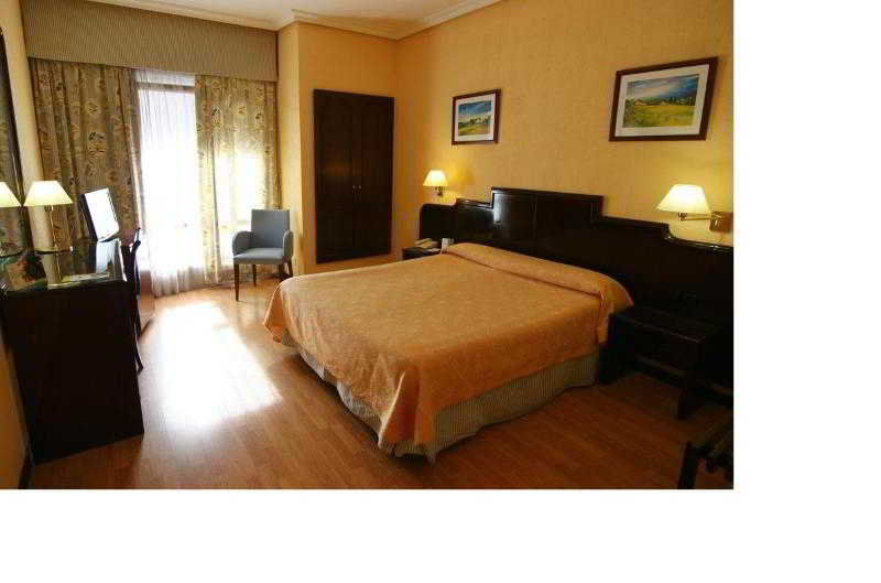 Hotel Alcantara Caceres Bagian luar foto